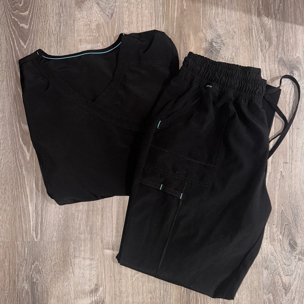 Women’s Black Scrub Set